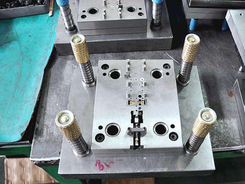 宁南模具制造-01